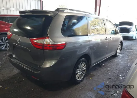 2015 Toyota Sienna Xle 8 Passenger z USA, uszkodzony, nr VIN 5TDYK3DC0FS645224